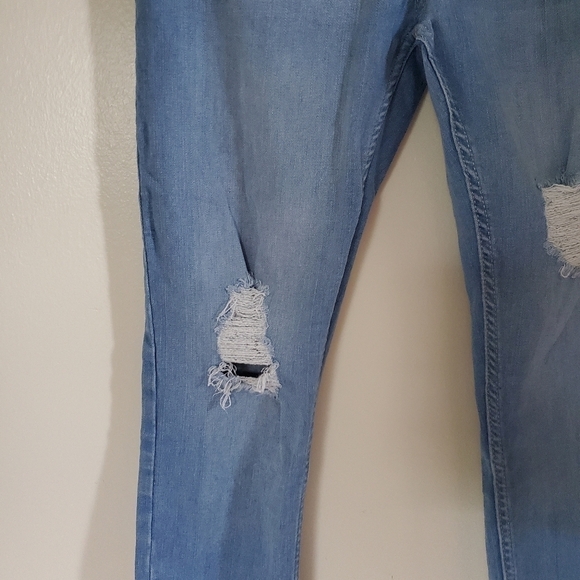 Free People - Shark Bite Raw-Hem Ripped Crop Skinny Jeans in Blue Size 28 - Picture 7 of 12